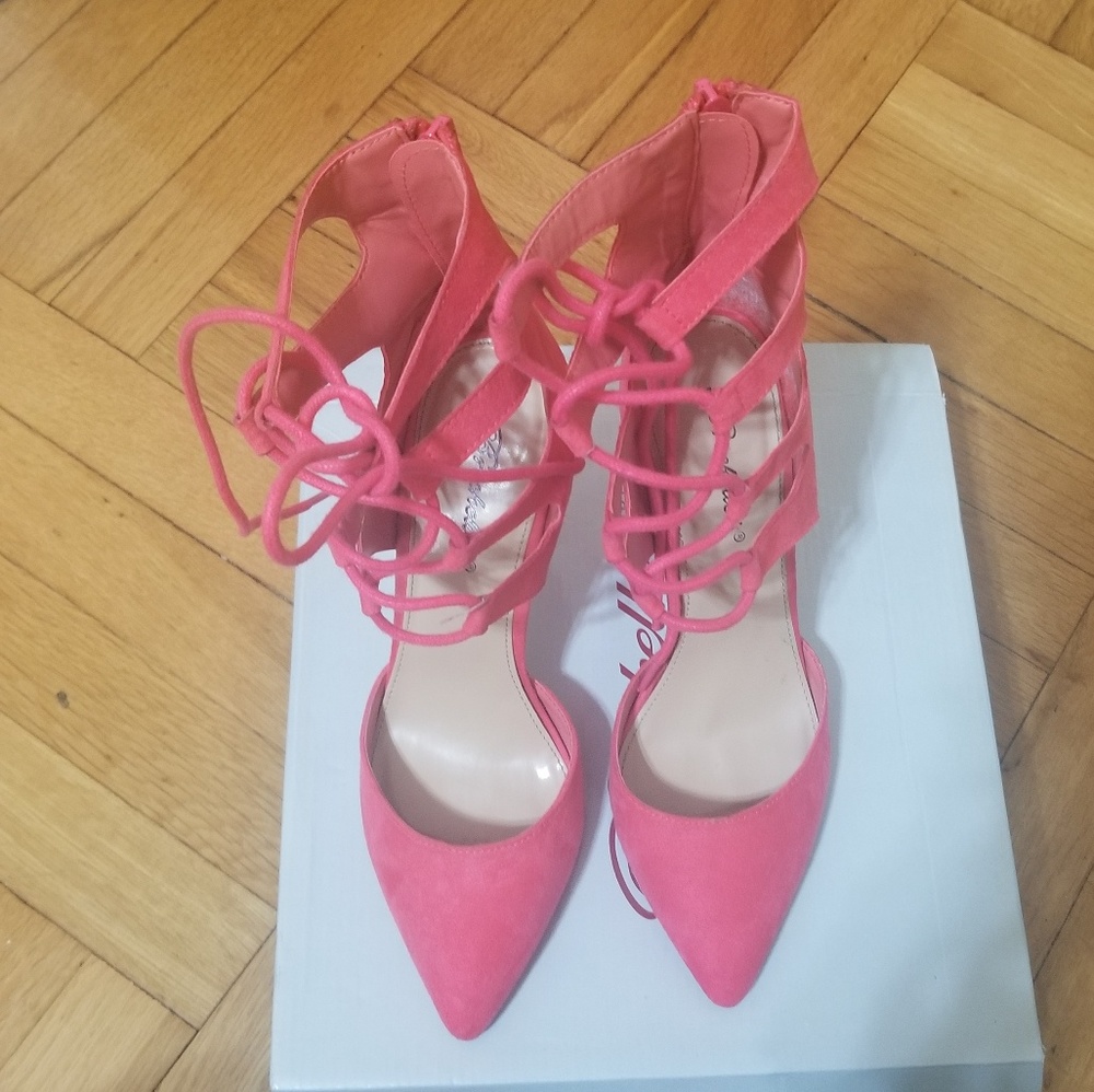 2/$13 🔥HOT HEELS🔥